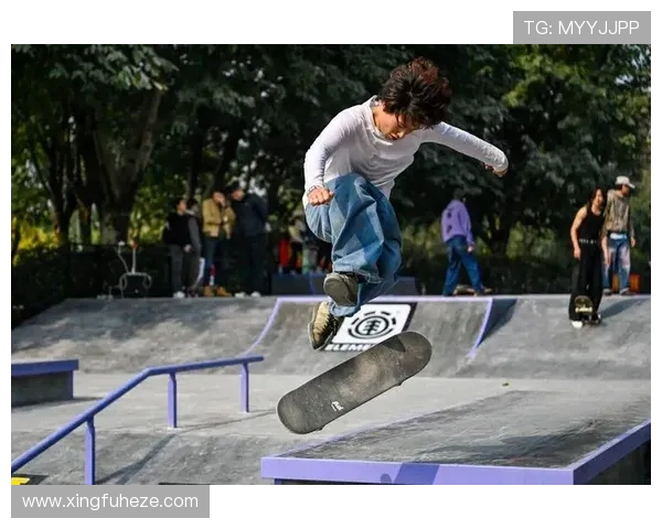 重庆滑板队以63分领跑滑板精英赛积分榜展现强劲实力