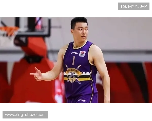 李根：从篮球场上的拼搏到人生路上的坚持与成长